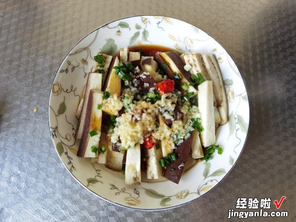 蒜香软糯的蒸茄子