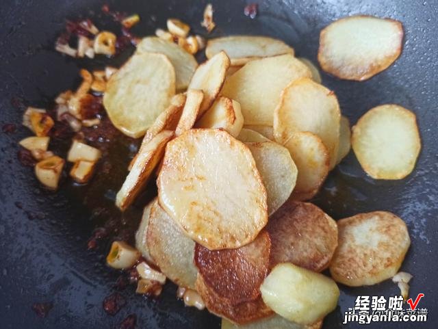 土豆最好吃的6种做法，步骤简单，鲜香美味，快学会做给家人吃吧