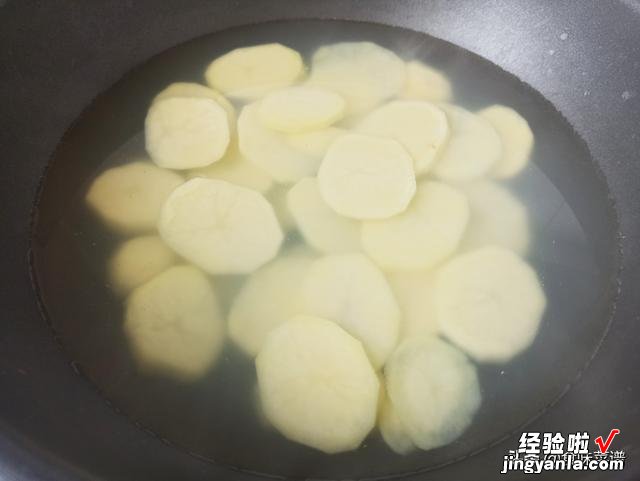 土豆最好吃的6种做法，步骤简单，鲜香美味，快学会做给家人吃吧