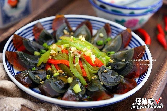 4道凉菜,6道荤菜,一桌丰盛的年夜饭,做法没什么难度