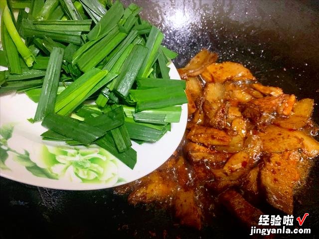 四川回锅肉的正宗做法,牢记3个关键步骤,浓香可口,太费米饭了