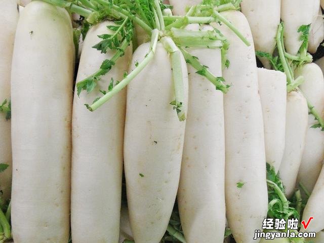 晒萝卜干的季节到了,香辣开胃小菜,适合早餐吃,干净卫生无添加
