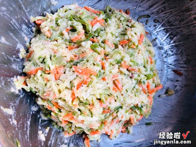 炸丸子，用淀粉还是面粉？教你正确做法，丸子酥香不回软，太香了
