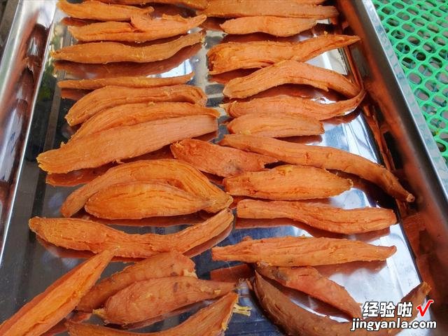 晒红薯干，牢记3个小技巧，成品软糯不干硬，学会后再也不用买了