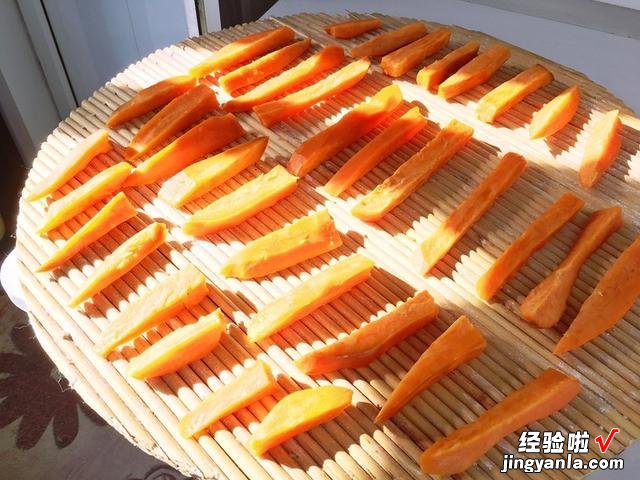 晒红薯干，牢记3个小技巧，成品软糯不干硬，学会后再也不用买了