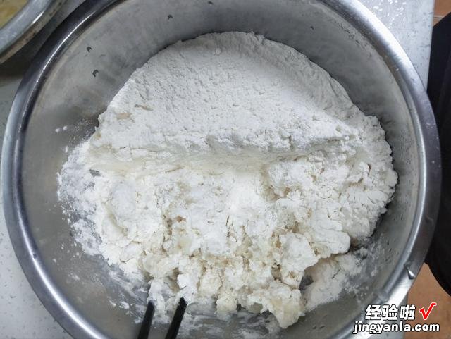 死面大饼怎么做软而不硬?用对和面水是关键,教程来了,一学就会