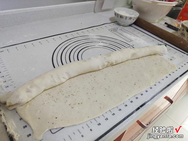 死面大饼怎么做软而不硬?用对和面水是关键,教程来了,一学就会