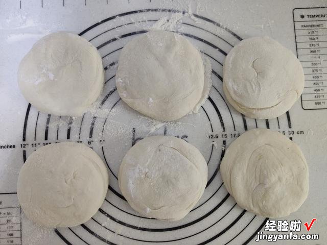 死面大饼怎么做软而不硬?用对和面水是关键,教程来了,一学就会