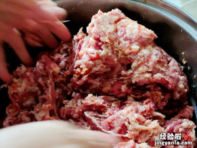 想灌香肠的要收藏，教你十几年的老配方，没有腥味，香肠越嚼越香