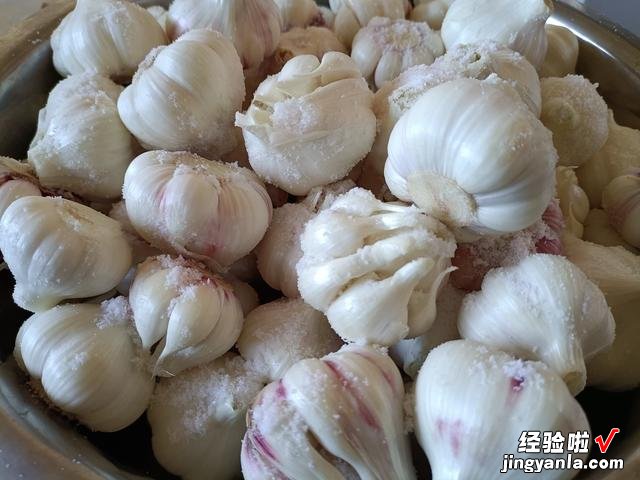 糖醋蒜的正宗配方,酸甜嫩爽开胃,再也不怕大鱼大肉,吃饺子必备