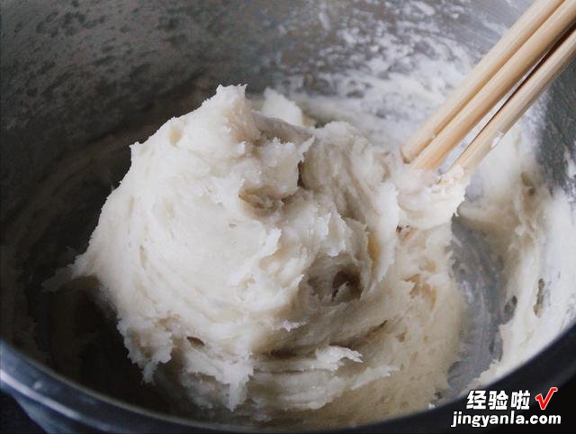 炸糖糕的正宗做法,个个脆皮空心,金黄酥脆软糯,孩子最喜欢吃了