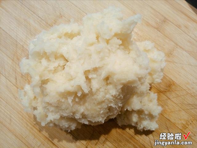 炸糖糕的正宗做法,个个脆皮空心,金黄酥脆软糯,孩子最喜欢吃了