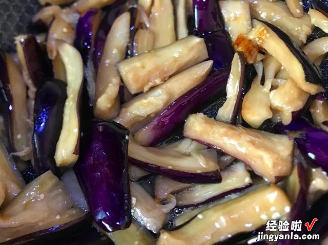 连吃三碗米饭的豆角烧茄子,做法简单,一看就会,汁浓味鲜不油腻
