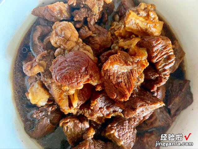 牛肉怎么炖软烂？老师傅教我加一点“它”，牛肉熟得快，软绵香嫩