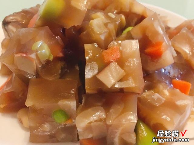 女人吃阿胶，不如多吃这菜，富含胶原蛋白，6元炒一盘，滋润皮肤