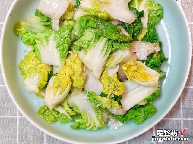 秋天种上这款蔬菜,冬天不愁没菜吃,叶片肥厚细嫩,下大雪也不怕