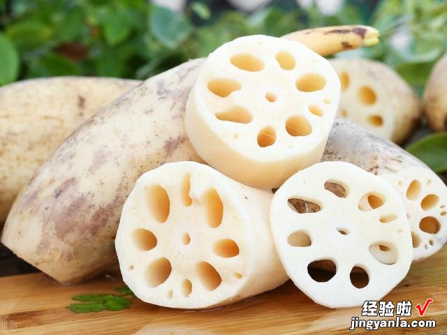 莲藕怎么煮才容易烂?很多人第一步就错了,教你一招,汤浓味又美