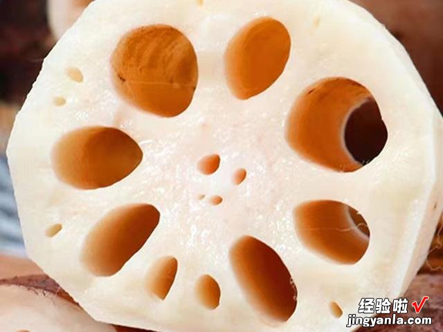 莲藕怎么煮才容易烂?很多人第一步就错了,教你一招,汤浓味又美