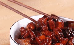 老中医说：人过70无肉不饱！千万别让“健康饮食=粗茶淡饭”骗了您