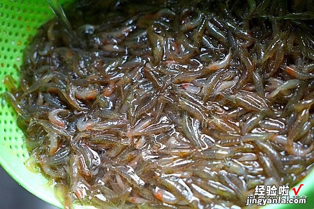 年夜饭,炒热菜别忘这菜,鲜美又快手,每次炒一盘,总是不够吃