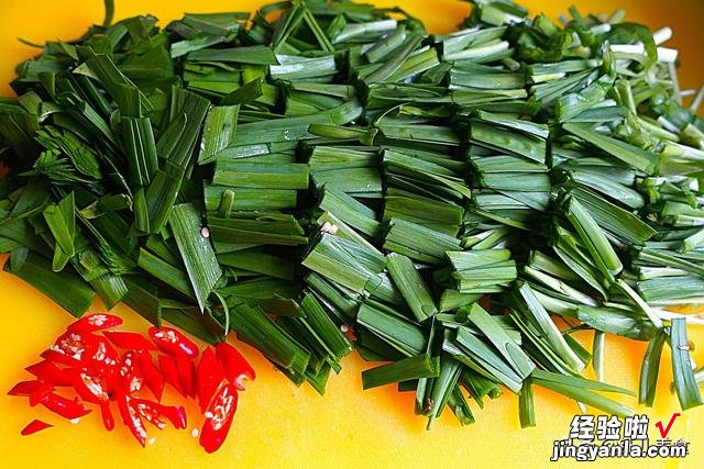 年夜饭,炒热菜别忘这菜,鲜美又快手,每次炒一盘,总是不够吃