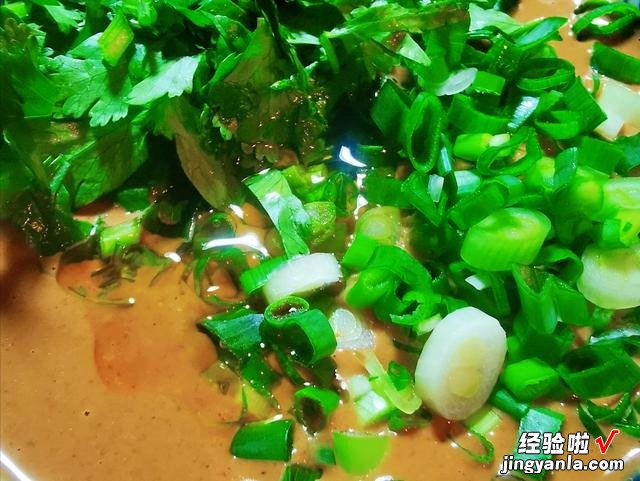 正宗涮羊肉蘸料怎么做？详细配方教给你，醇香不膻，让你吃得满意