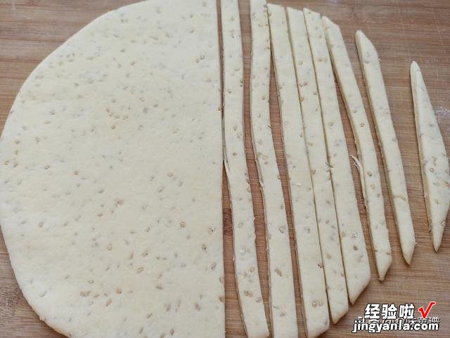 想吃零食不用买,教你6种自制小零食,香酥脆口,没有烤箱也能做