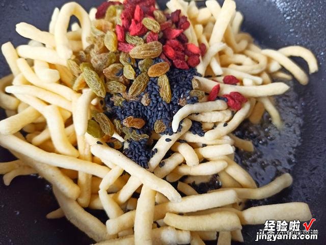 想吃零食不用买,教你6种自制小零食,香酥脆口,没有烤箱也能做