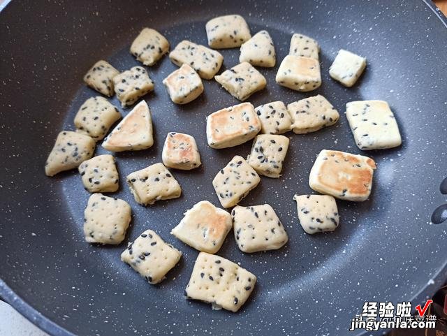 想吃零食不用买,教你6种自制小零食,香酥脆口,没有烤箱也能做