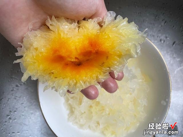 如何将银耳汤煲出胶?大厨教你详细做法,银耳软糯顺滑,浓稠好喝