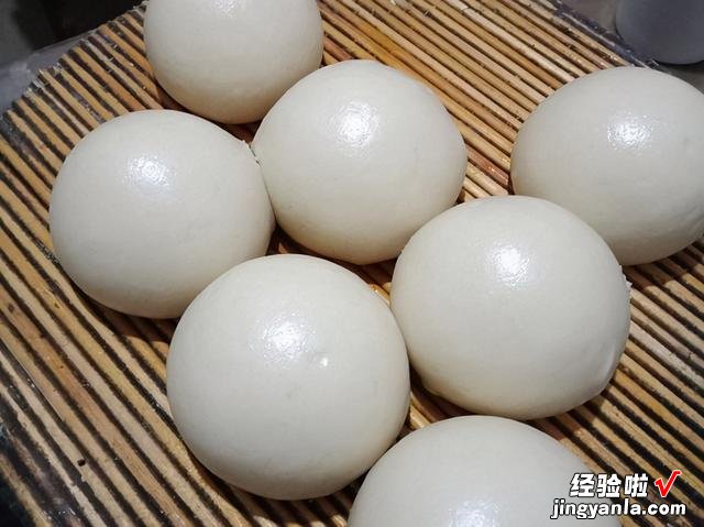 蒸馒头，不要只加酵母！多加“2白”，馒头又白又香，凉了也好吃