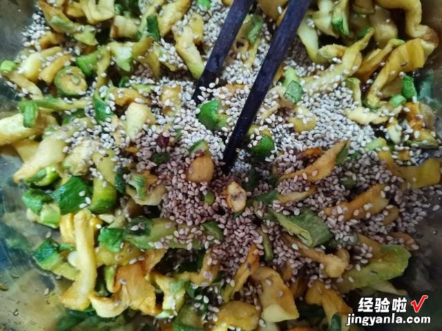 晒萝卜干的季节到了,开胃香辣小菜,在家就能做,干净卫生无添加