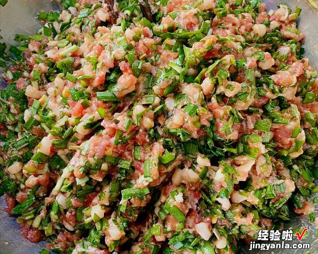 包猪肉韭菜饺子,牢记“3加2不加”,韭菜嫩绿不出水,家人都爱吃
