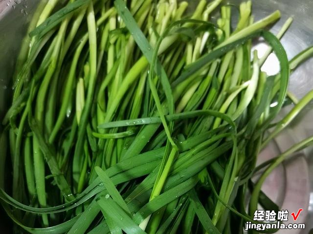 包猪肉韭菜饺子,牢记“3加2不加”,韭菜嫩绿不出水,家人都爱吃