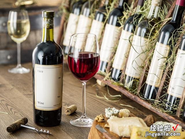 红酒过期了还能喝吗?酿酒师傅给出答案,通俗易懂,看完涨知识了