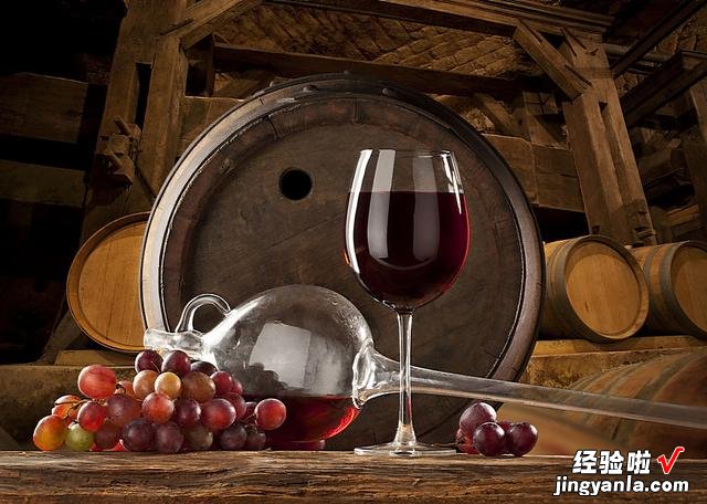 红酒过期了还能喝吗?酿酒师傅给出答案,通俗易懂,看完涨知识了
