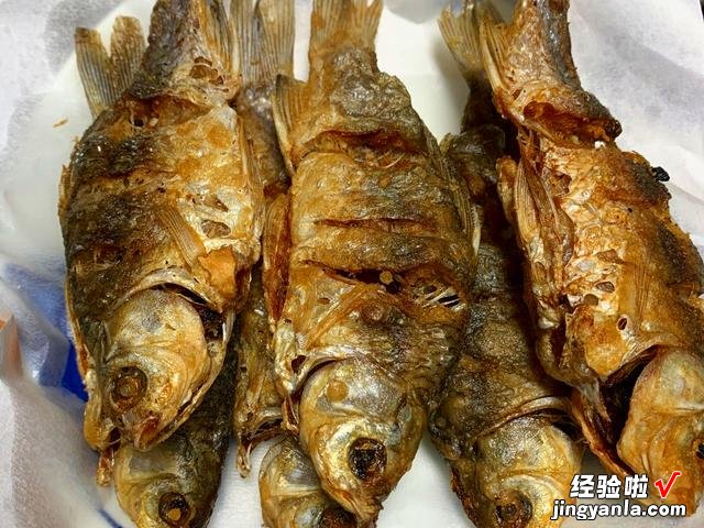 北方人最爱的6道下酒菜,咸香味美,只要上桌,酒量小也能喝半斤
