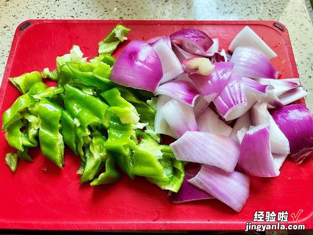 猪肝怎么炒才滑嫩?大厨教你一招,出锅不老不腥,健康营养又美味