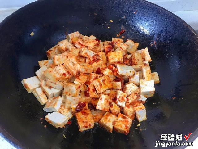 做麻婆豆腐，牢记3个小技巧，比吃肉还下饭，在家也能做得很正宗