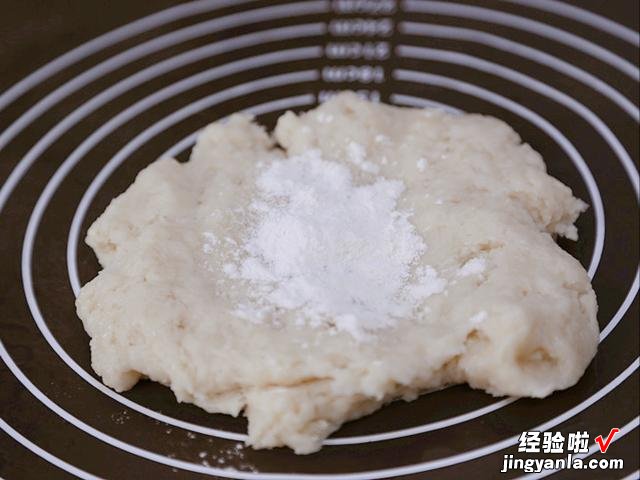 炸糖糕的正宗做法,个个脆皮空心,香甜又软糯,我一口气能吃五个