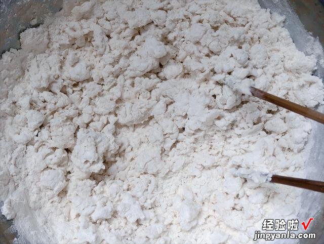 死面大饼怎么做才软而不硬？该用什么水和面？教程来了，一看就会