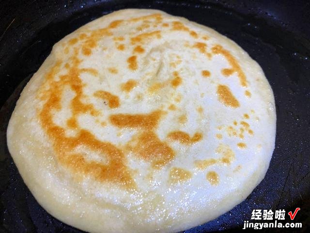 死面大饼怎么做才软而不硬？该用什么水和面？教程来了，一看就会