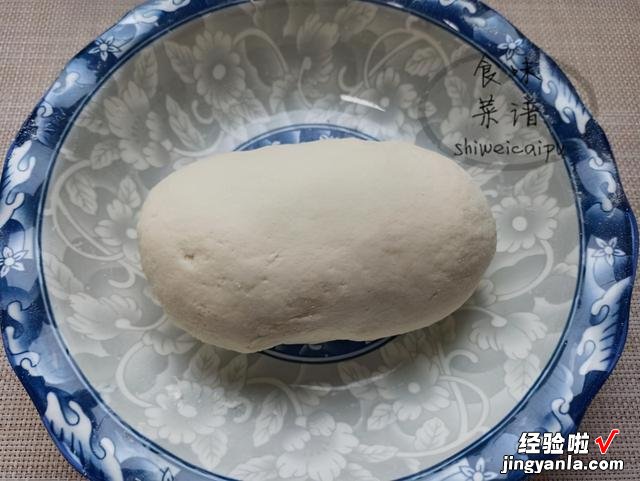 韭菜盒子的3个小技巧，面皮放凉了也不硬，韭菜不出水，鲜香美味