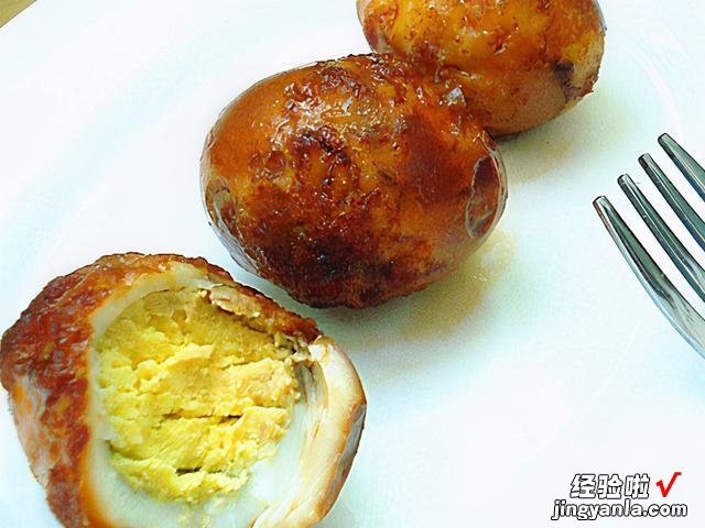 孩子最爱吃的“虎皮鸡蛋”,步骤简单,蛋皮有嚼劲,蛋黄比肉还香