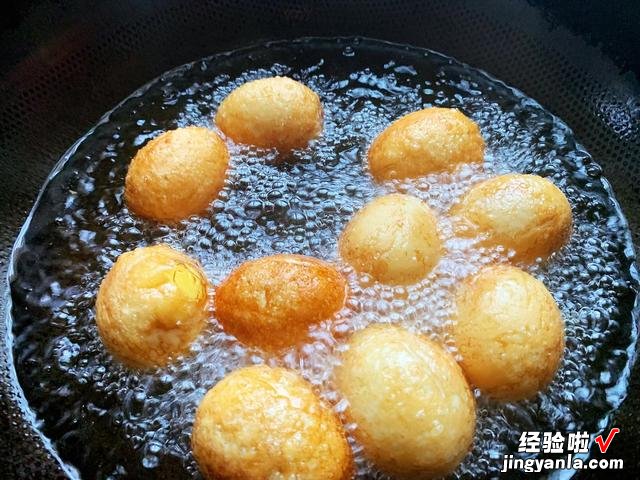 孩子最爱吃的“虎皮鸡蛋”,步骤简单,蛋皮有嚼劲,蛋黄比肉还香