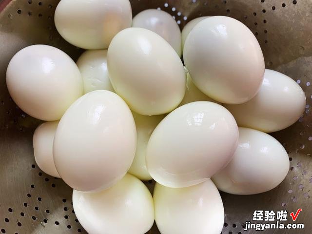 孩子最爱吃的“虎皮鸡蛋”,步骤简单,蛋皮有嚼劲,蛋黄比肉还香