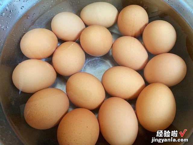 孩子最爱吃的“虎皮鸡蛋”,步骤简单,蛋皮有嚼劲,蛋黄比肉还香