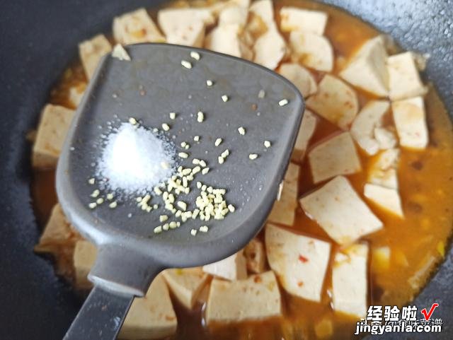 豆腐最好吃的12种做法，步骤简单，鲜香入味，快学会做给家人吃吧