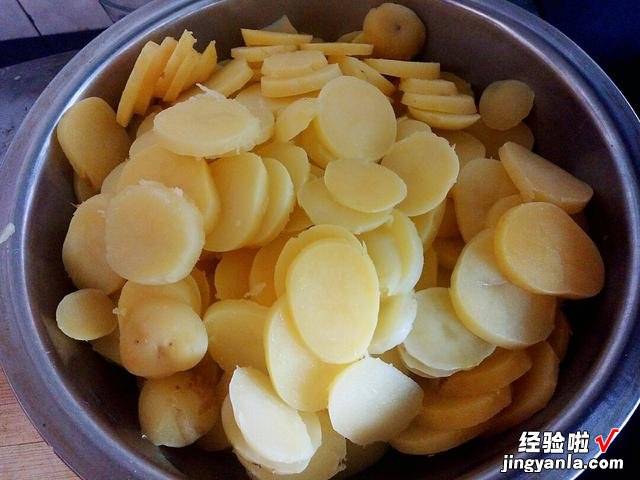 趁着阳光充足,这9种蔬菜可以多晒一些,留着冬天吃,炖肉特别香