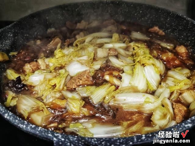 东北炖菜有“四大天王”，小鸡炖蘑菇只能排第二，你吃过几种呢？